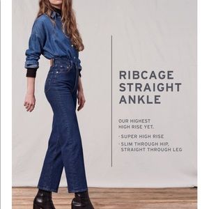 Levi’s Ribcage Straight Ankle Jeans